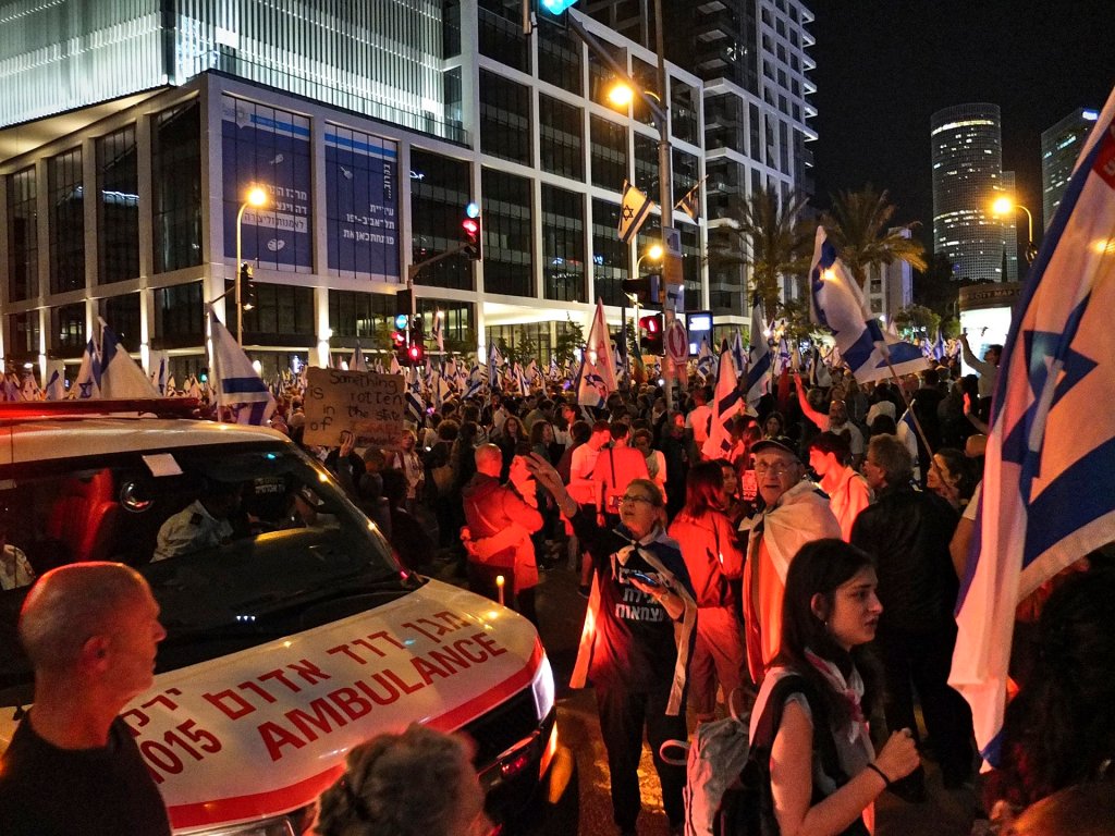 crwod of demonstrators on Independence Day